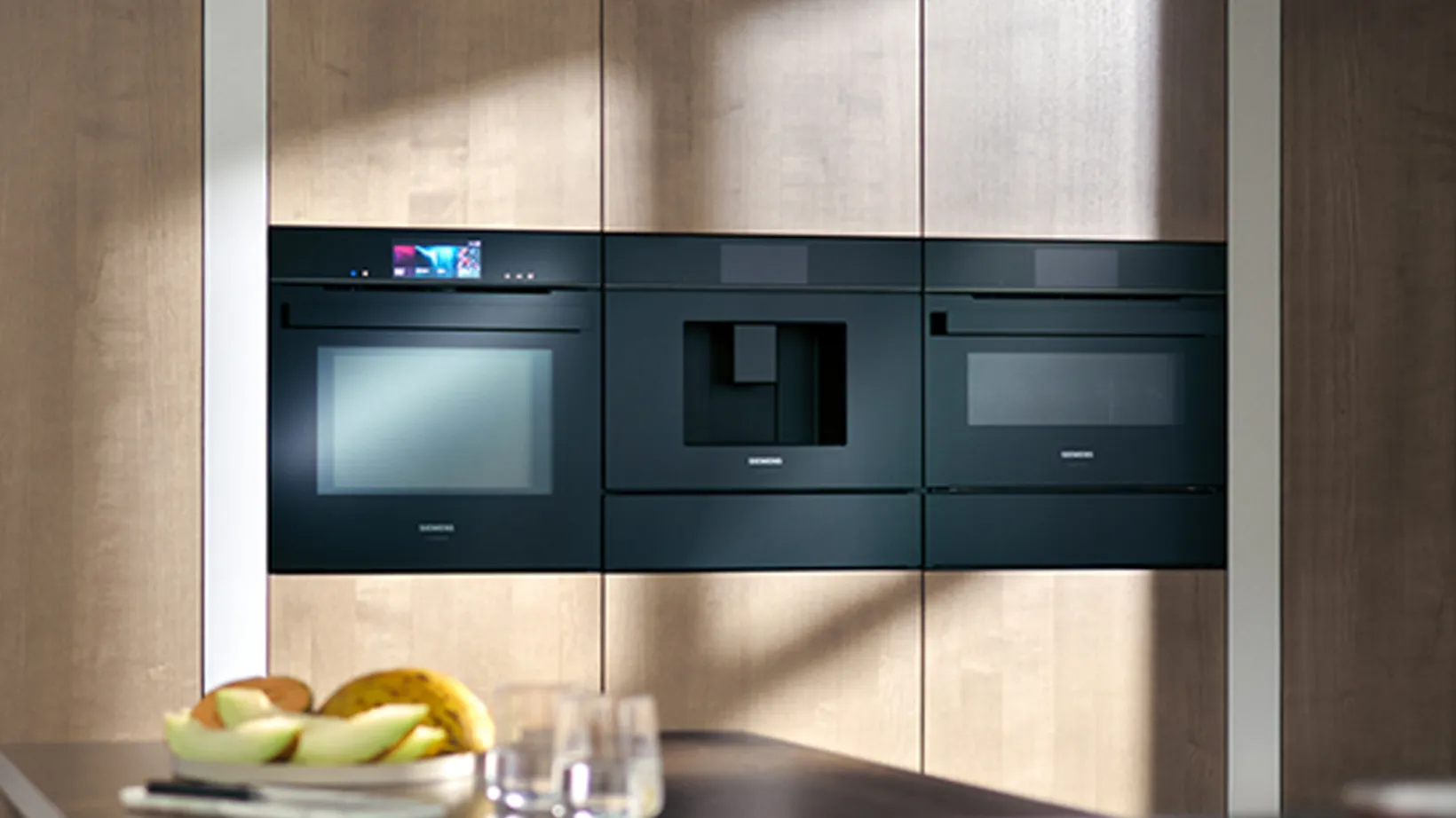 Spacious kitchen with multiple Siemens built in appliances