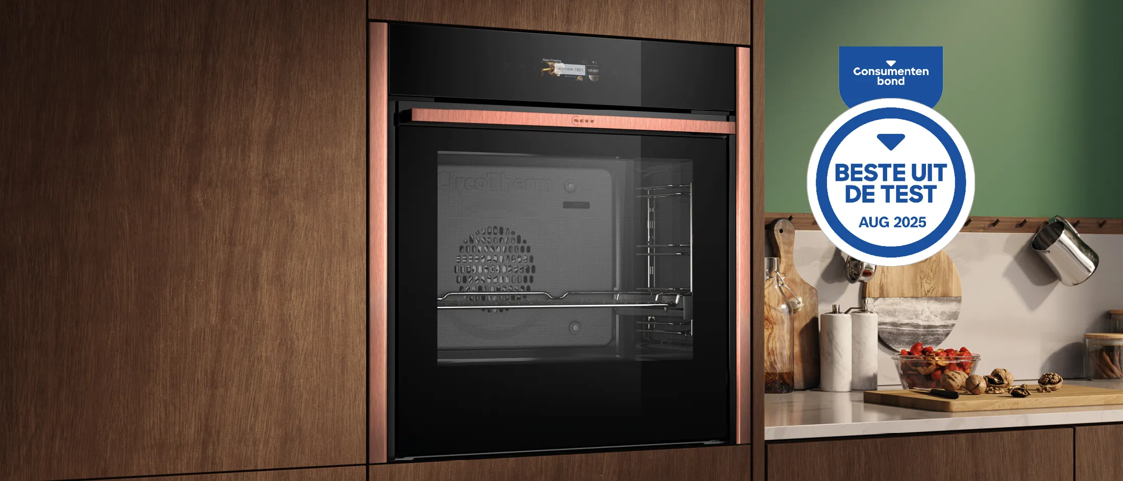 NEFF oven met Slide & Hide®-ovendeur en Flex Design met de Consumentenbond als Beste uit de Test label.