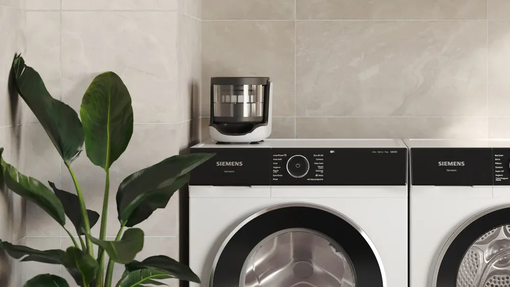 Siemens Waschmaschine mit externen Mikroplastikfilter und Hinweis auf aktuelle Aktion mit 15 % Rabatt auf Zubehör im Siemens Online Shop