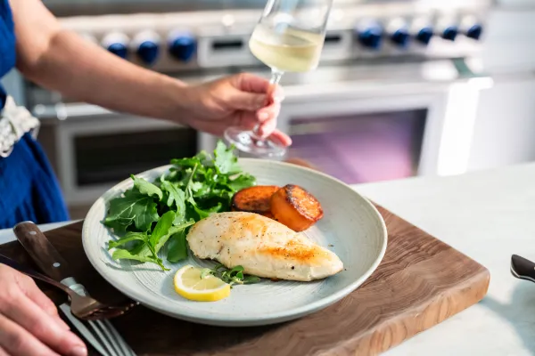 alt="Lemon and Herb Chicken Breast made by air sous vide"