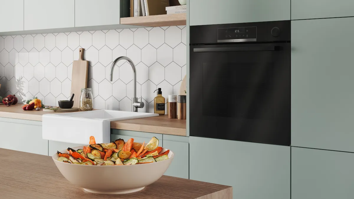 Crispy vegetable chips made from sweet potato, zucchini and beetroot, prepared with Air Fry function in the Bosch oven.