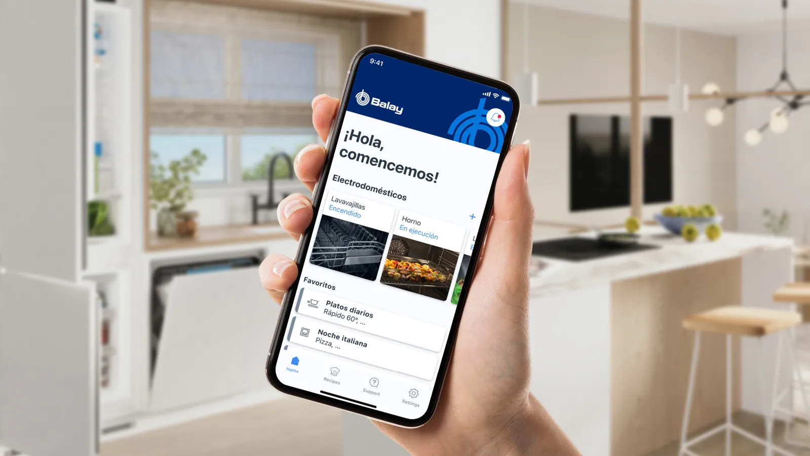 Móvil en primer plano con la app Balay Home Connect abierta con el asistente de energía.