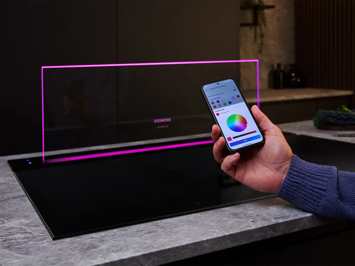 Person using app to control emotionLight pro
