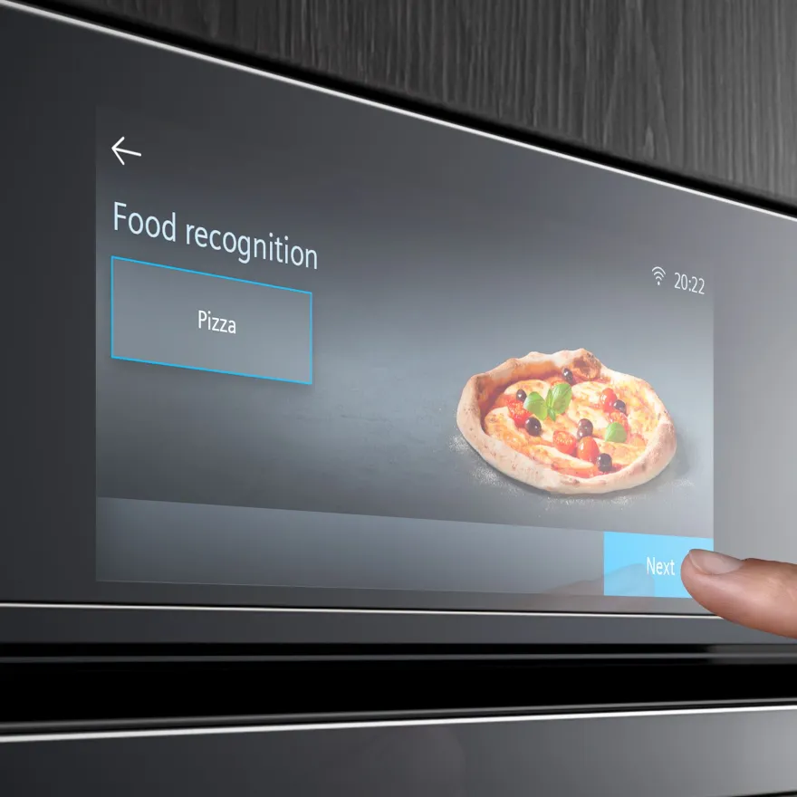 studioLine_HN978GQB1_FR_pizza_Hand_Zuschnitt_teaser