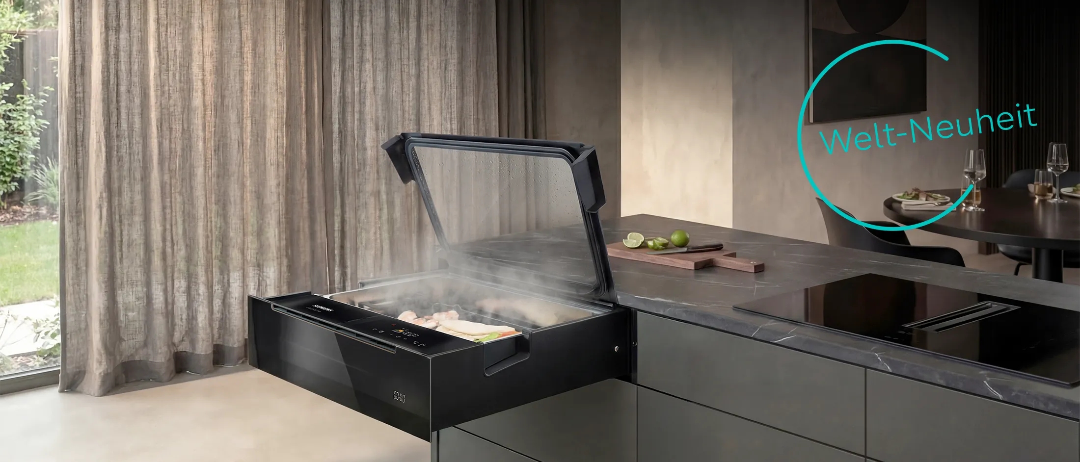 Geöffnete Siemens studioLine Dampfschublade mit gedämpften Schnrimps, Buns und Gemüse.