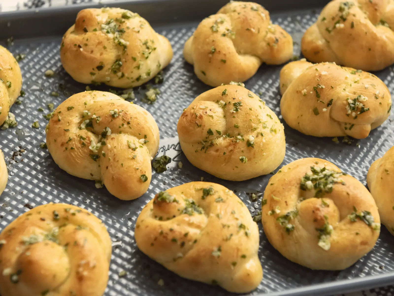 Herbed Garlic Knots