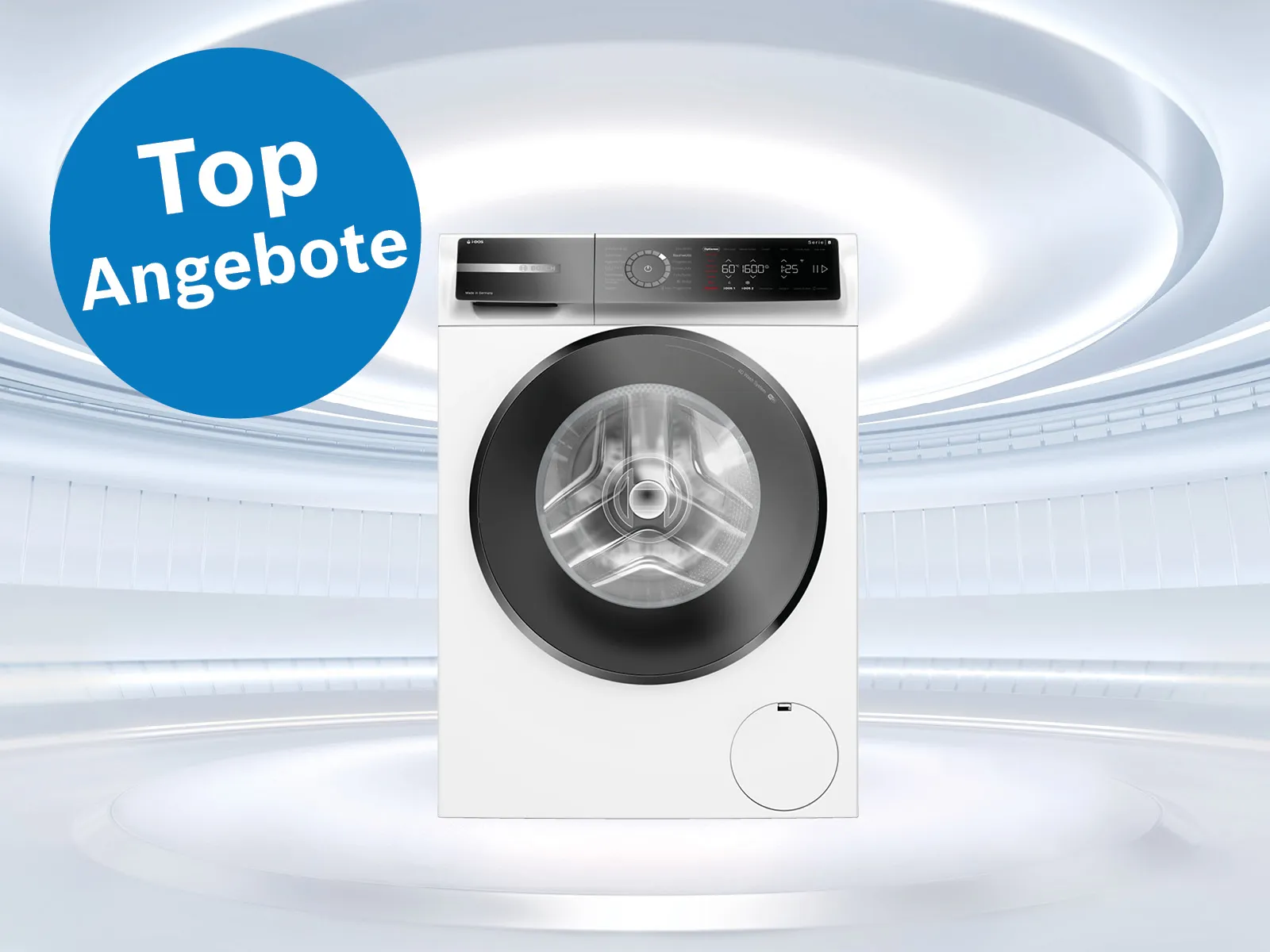 Frontansicht einer weißen Waschmaschine mit schwarzem Bullauge und digitalem Bedienfeld vor abstraktem hellblauem Hintergrund mit blauem Kreis und weißer Aufschrift 'Top Angebote'