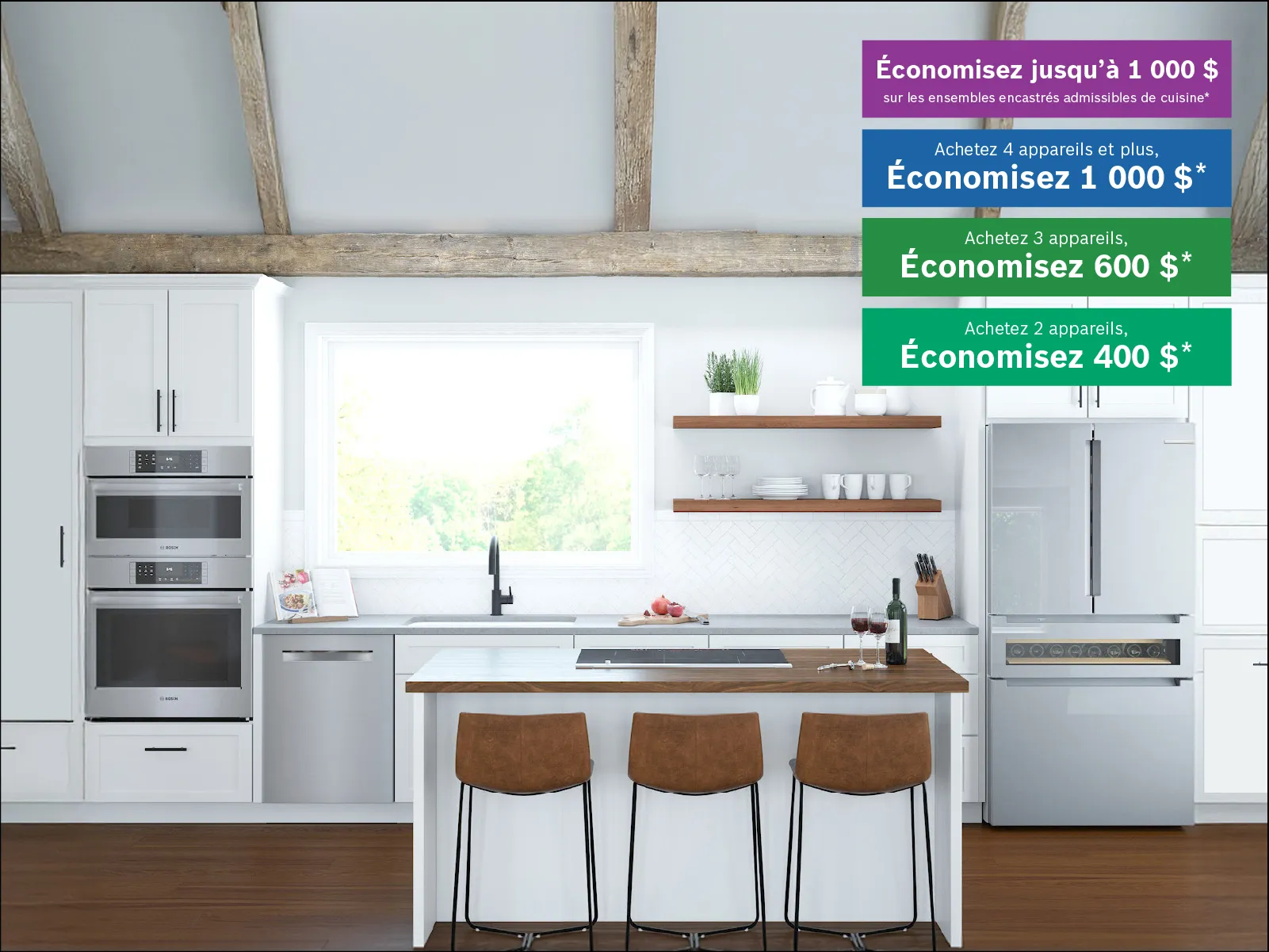 Cuisine blanche moderne avec poutres en bois, îlot avec trois tabourets bruns, électroménagers en acier inoxydable et une bannière promotionnelle offrant un rabais.