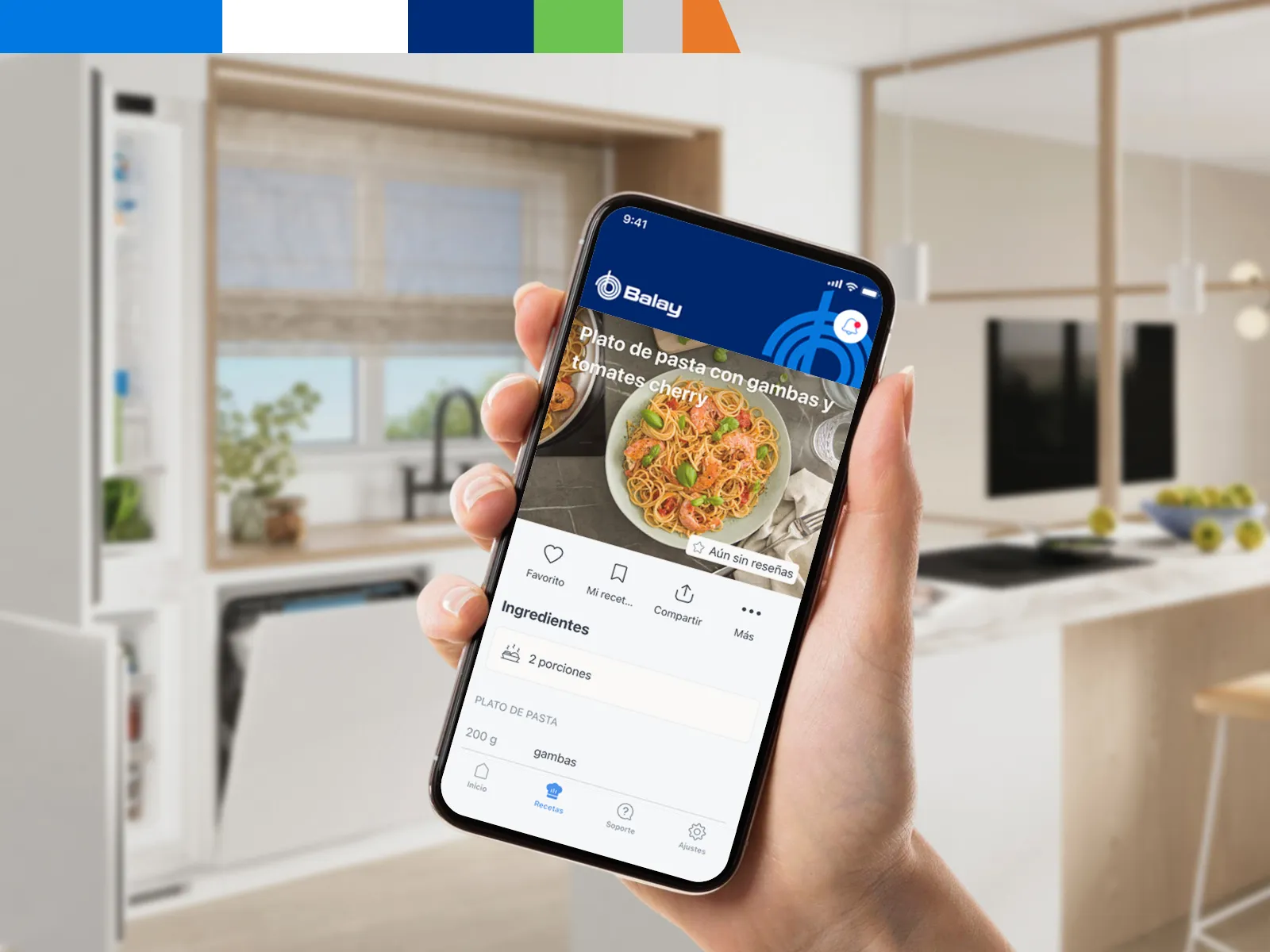 Móvil en primer plano con la app Balay Home Connect abierta con el asistente de energía.