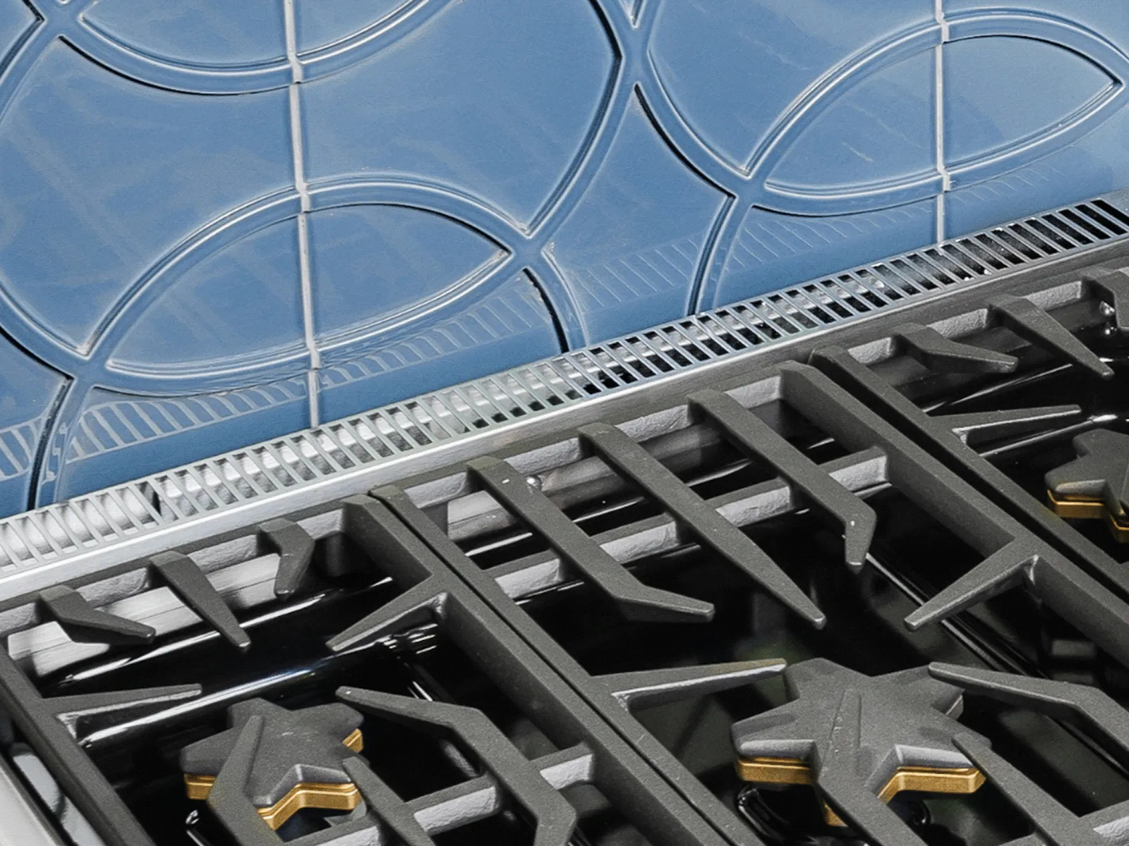 Backguard-Free Design