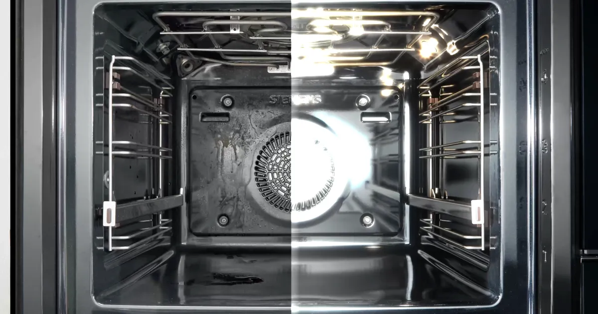 Interno di un forno Siemens iQ700 con tutte le griglie rimosse.