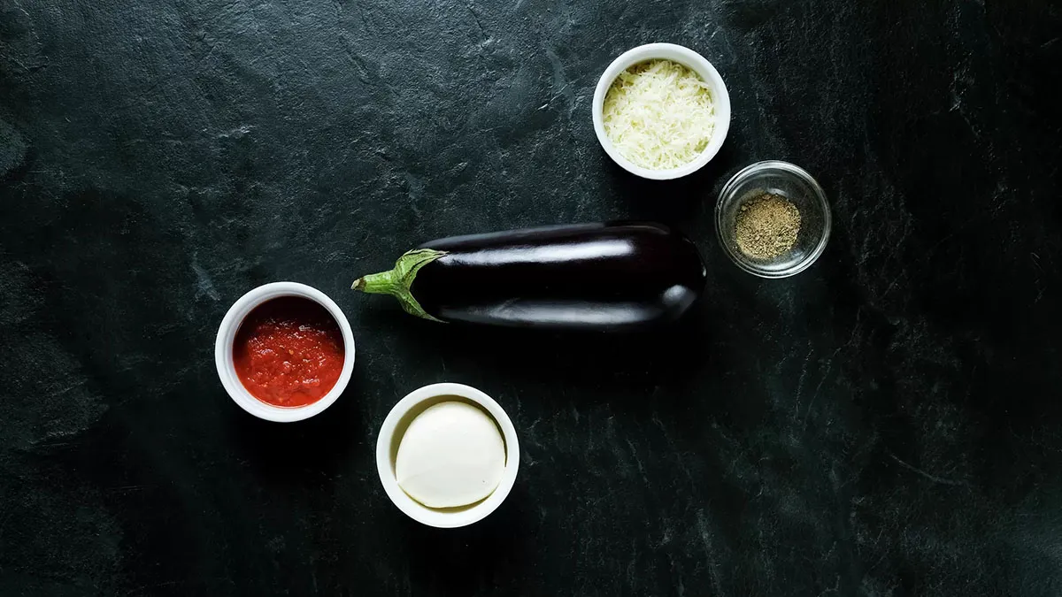 Siemens built-in oven to cook Baked Eggplant with Tomato Sauce