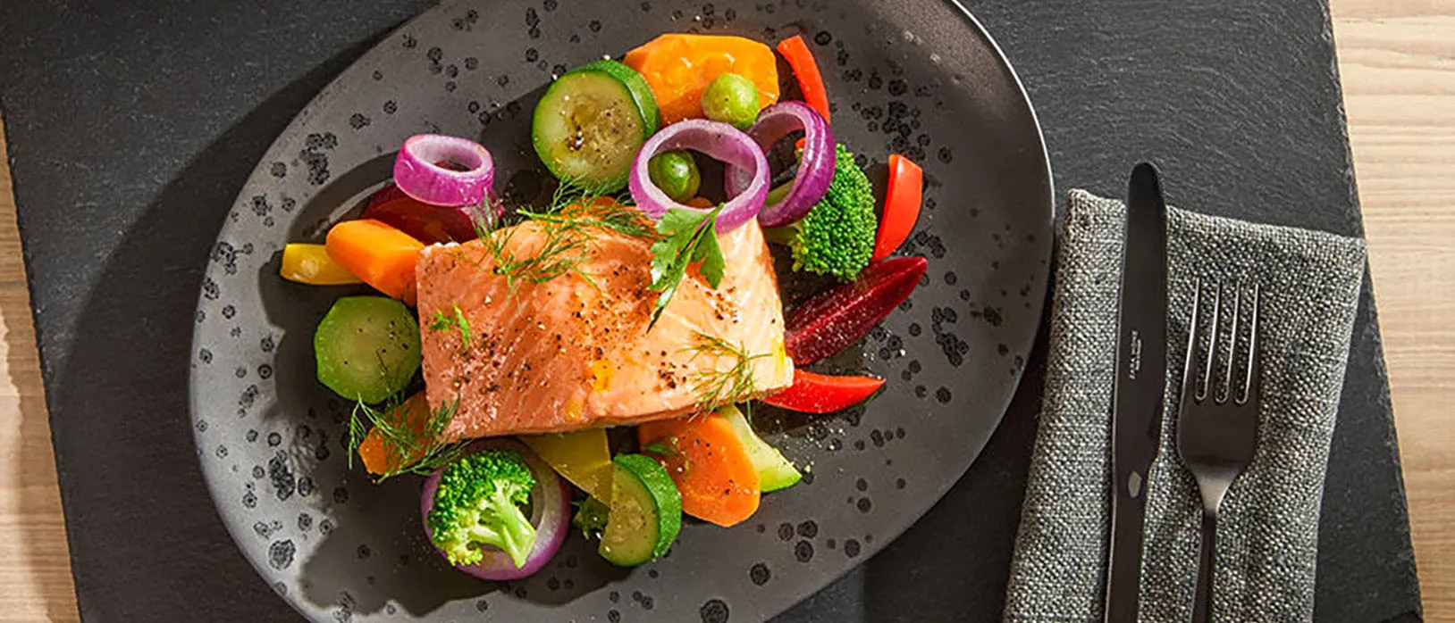 Bosch 4D Hot Air Steam Ovens & Steamers to prepare Steamed salmon with vegetables