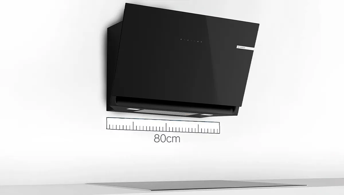Black wall-mounted range hood with angled design, measuring 80 cm wide above a stovetop.