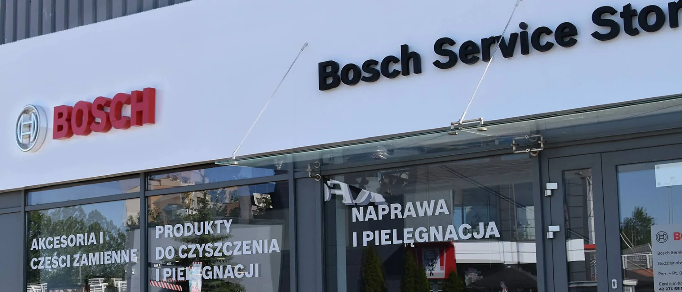 Usługa Bosch Przechowywać na zewnątrz z widocznym znakiem, produktami i pojazdami.