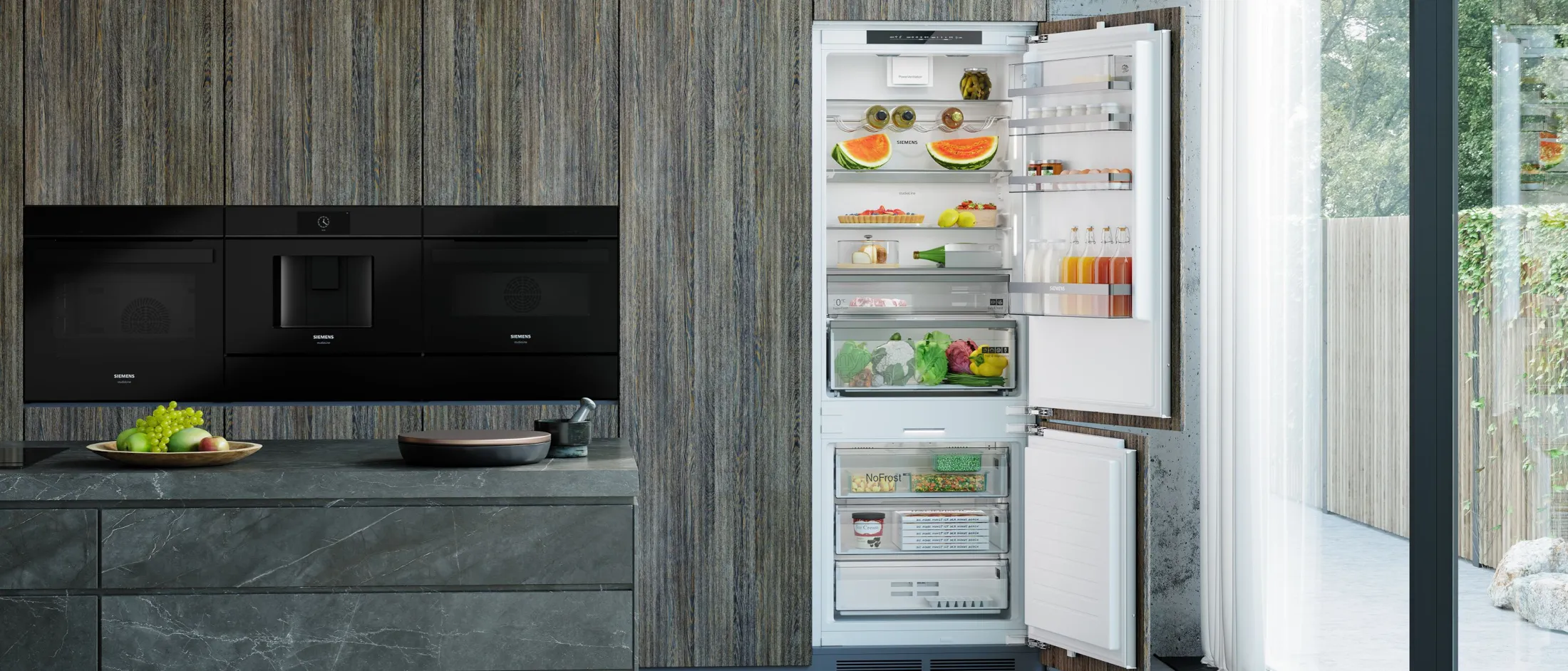 Großer Einbaukühlschrank mit Gefrierfach