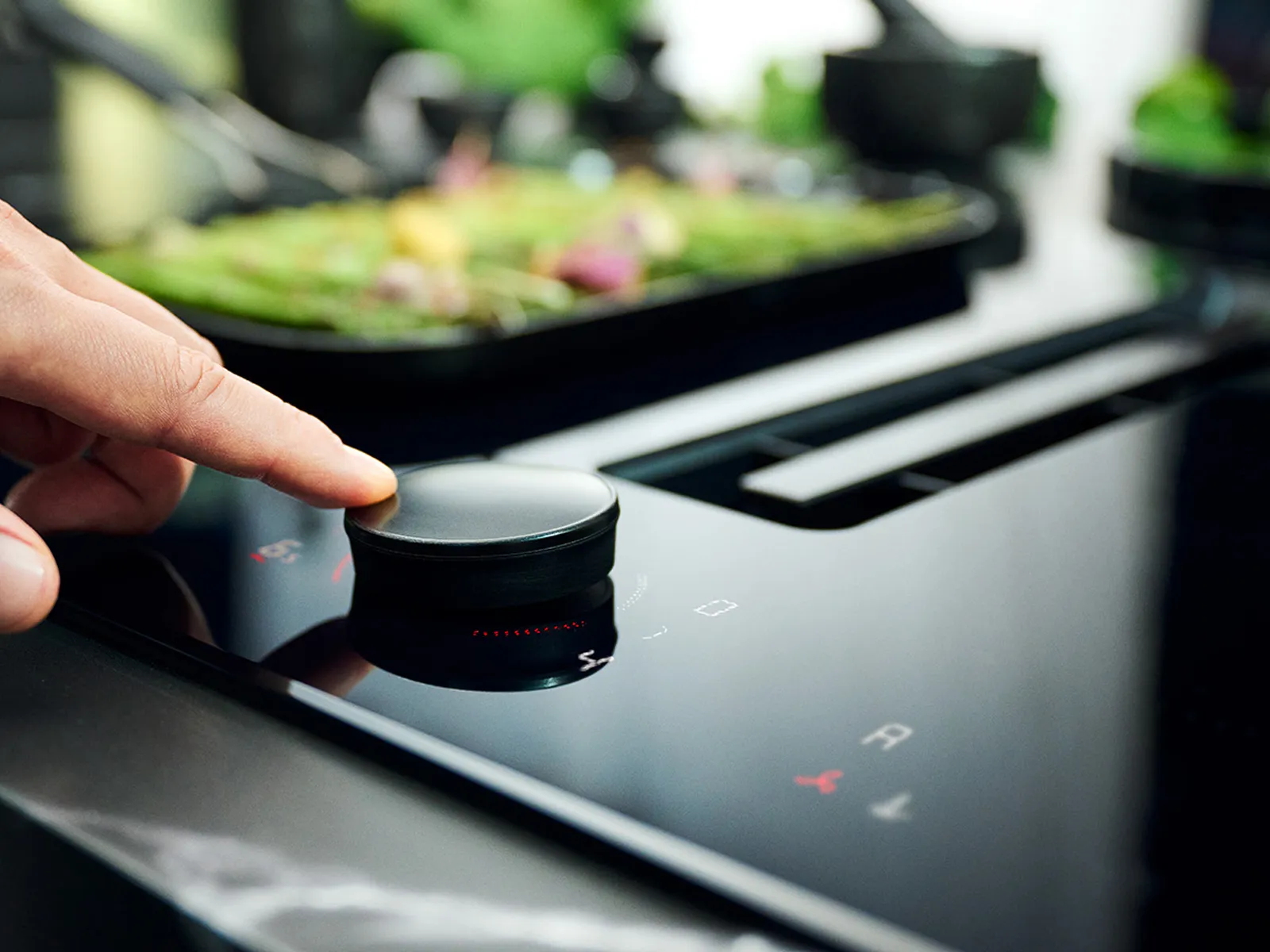 Finger on Twist Pad Flex, haptic control of hob