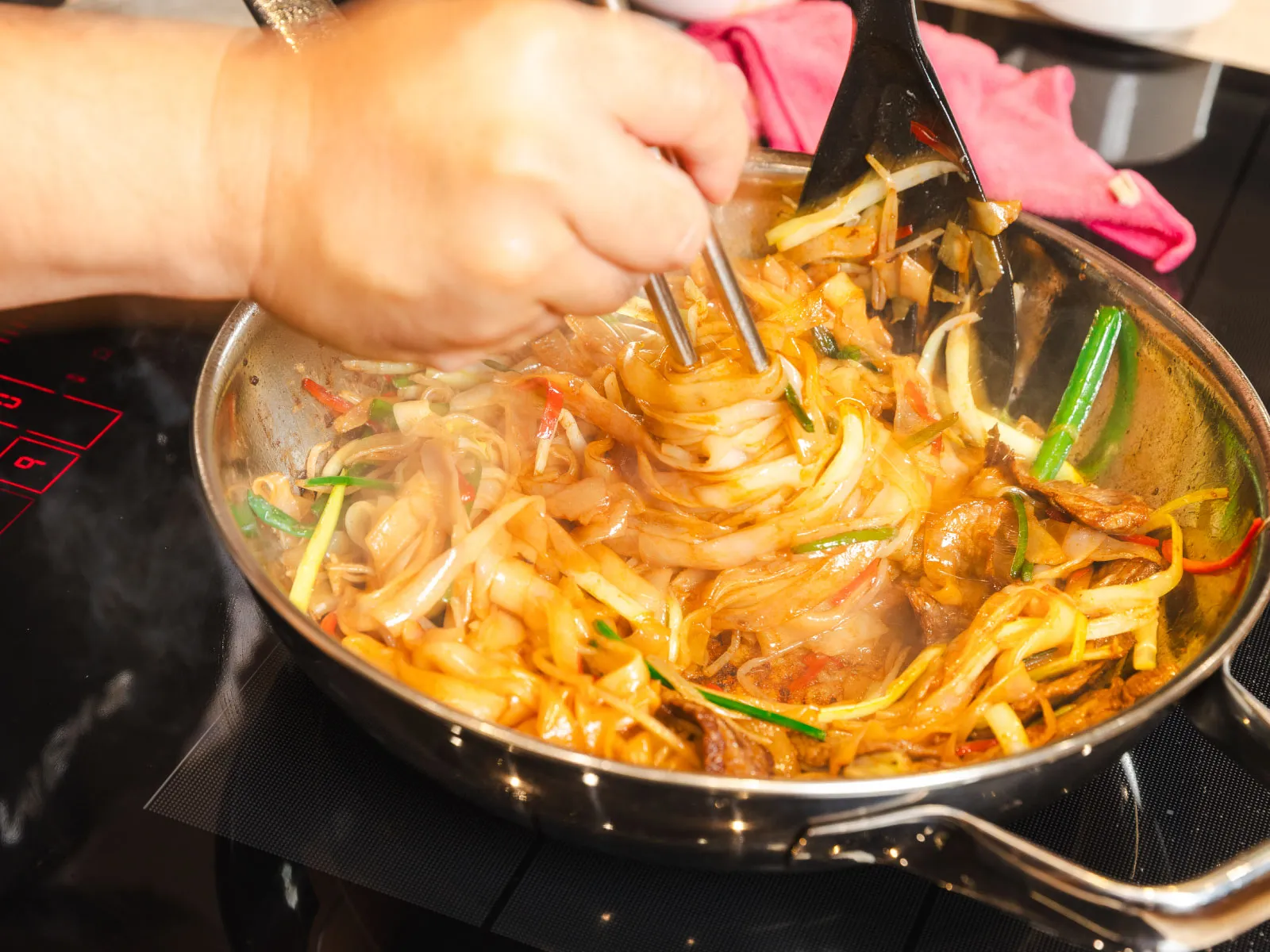 Cooking instruction of Stir-fried beef Hor Fun noodles