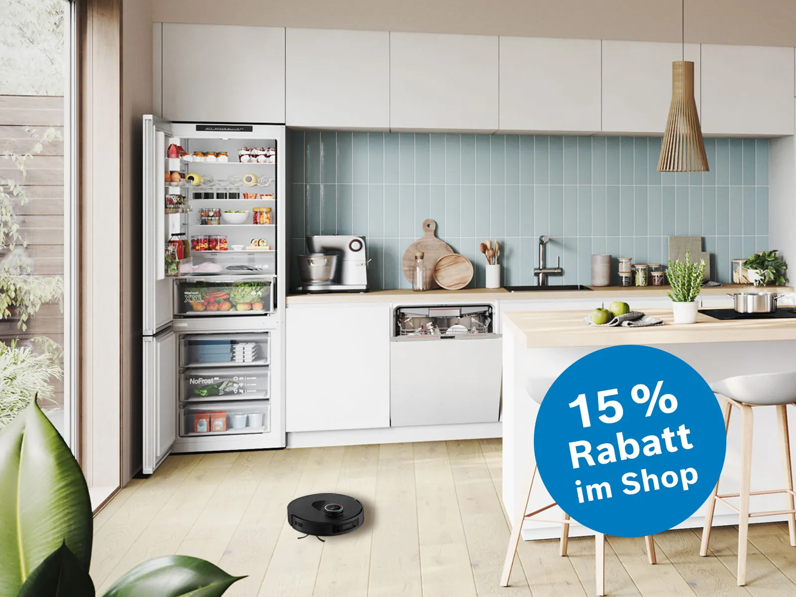 Bosch Hausgeräte in einer schönen Küche und dem Hinweis, dass es jetzt 15 % Rabatt im Bosch Online Shop gibt