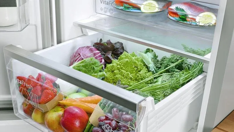 Bosch VitaFresh fridge freezers contain climate-controlled storage compartments to keep vegetables fresh in the fridge.