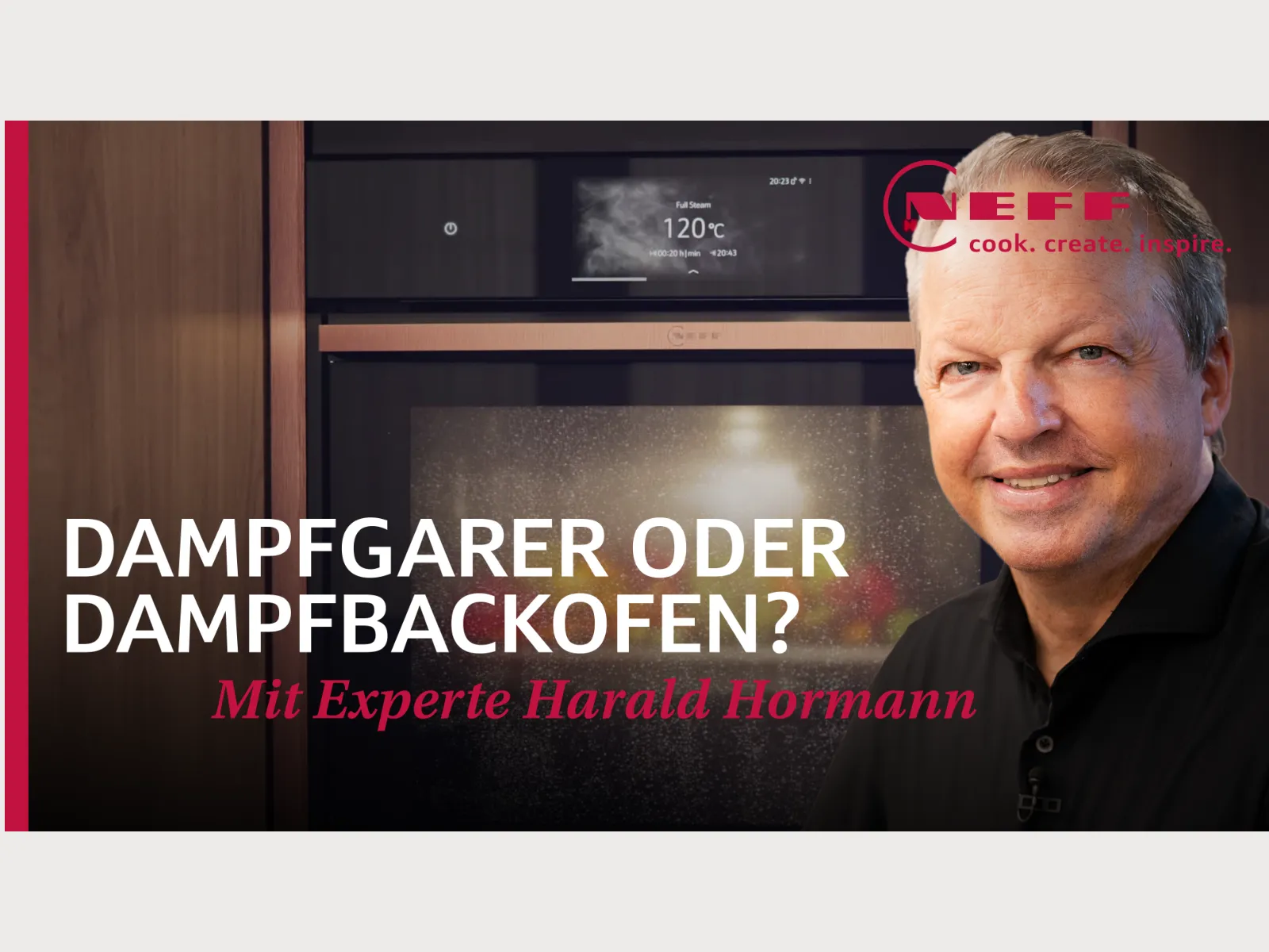 Das Bild zeigt einen lächelnden Mann in einer Kochuniform, die vor einem Küchengerät steht, mit Text, der eine Kochshow oder ein Segment fördert.