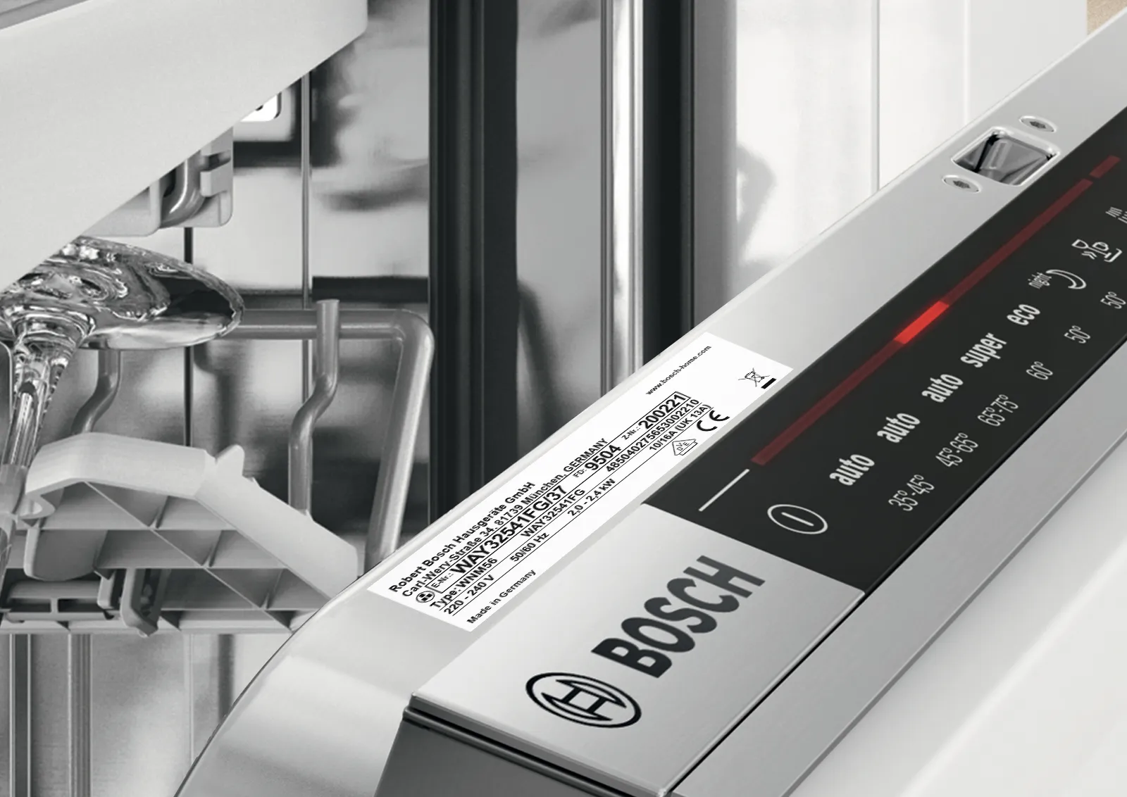 Panel kontrol mesin cuci piring Bosch seri WAY32541FG/37 yang menampilkan berbagai program pencucian otomatis dan pengaturan ramah lingkungan.