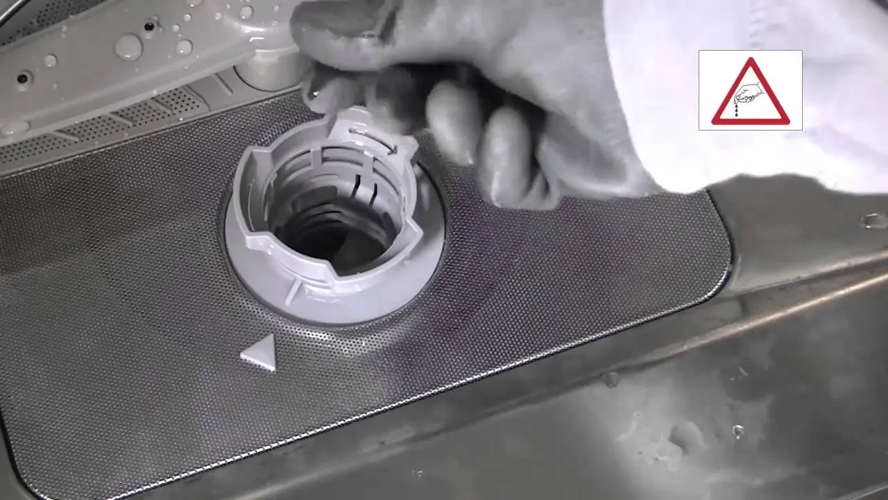 Clean dishwasher
