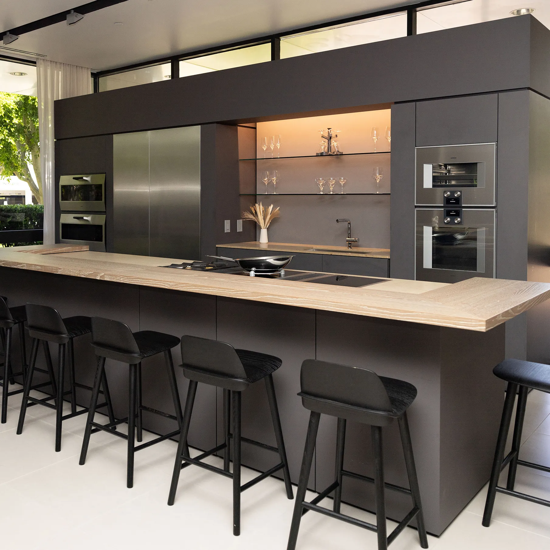 Book a visit at the Gaggenau showroom in Irvine