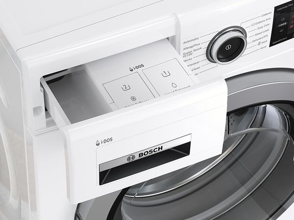 Waschmaschine mit ge&ouml;ffneter Waschmittelschublade und i-DOS, der Dosierautomatik von Bosch