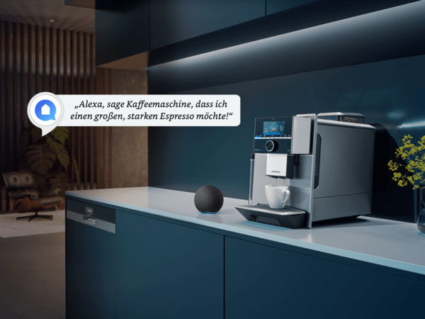 Siemens Kaffeemaschine platziert neben Amazon Echo, Befehl zum Zubereiten eines Espresso über Amazon Alexa.