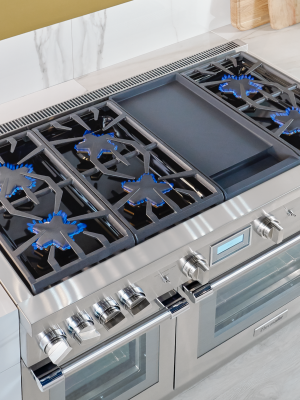 https://media3.bsh-group.com/Images/600x/19813767_PRD486WDHU-thermador-48-inch-5-and-6-burner-range-with-counter-depth-dual-fuel-star-burner-stage-mobile_1200x1600.png