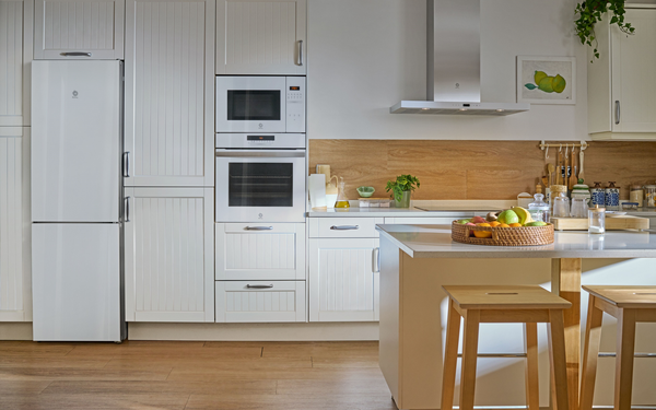 Balay lanza nuevos frigoríficos de la serie Cristal - Cocina Integral -  Últimas noticias de Muebles de Cocina