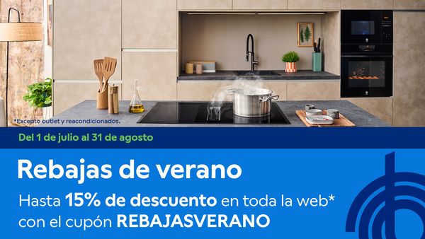 Composición con imagen de spot anunciando rebajas hasta 15% de descuento en todo el catálogo con el cupón REBAJASVERANO.