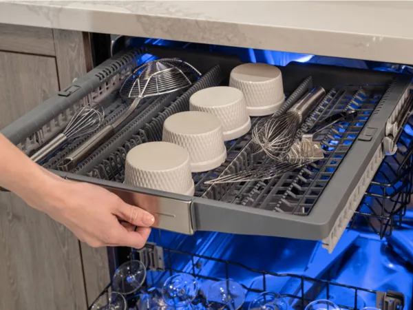 thermador custom panel dishwashers adjustable rack showing large utensil and delicate wares