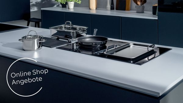 Siemens Kochen & Backen Zubehör auf Küchentresen und auf Kochfeldern mit Hinweis auf Zubehör Angebot im Onlne Shop