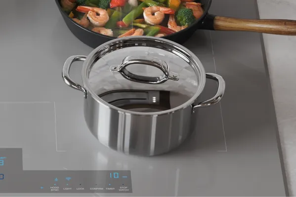 thermador induction cooktops liberty with cooksmart with pot on cooktop