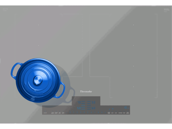Thermador induction cooktop liberty heatshift with blue pot