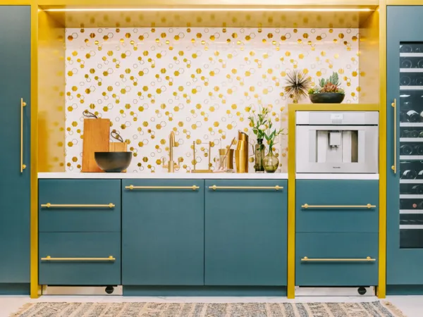 wifi symbols in kitchen vignette