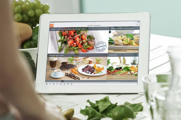 View of a tablet with the recipe collection in the Home Connect app