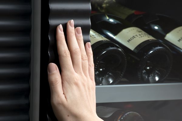 thermador wine refrigeration open door assist