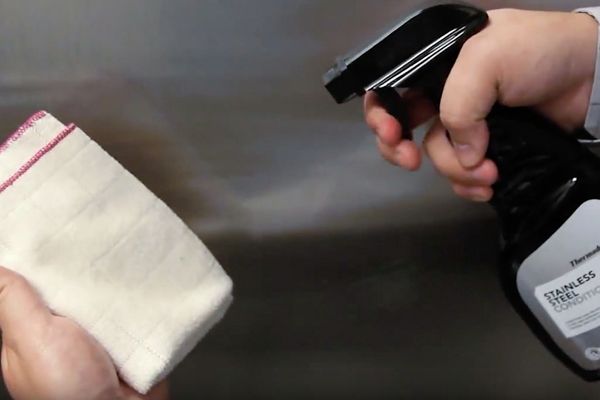 Tutoriels vidéo Thermador sur le nettoyage des lave-vaisselle en acier inoxydable