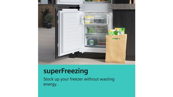 iQ300 Free-standing fridge-freezer with freezer at bottom 176 x 60 cm White KG33VVW31G KG33VVW31G-4