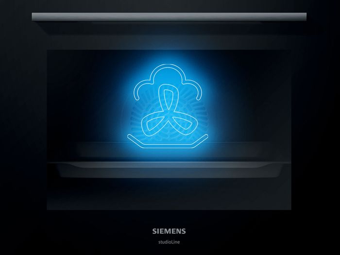 Forno Siemens studioLine con icona luminosa blu della funzione ventilazione su sfondo nero