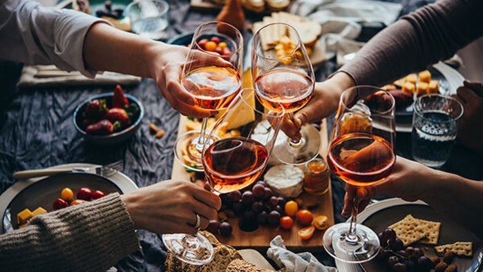 Consejos para una cena con amigos en casa