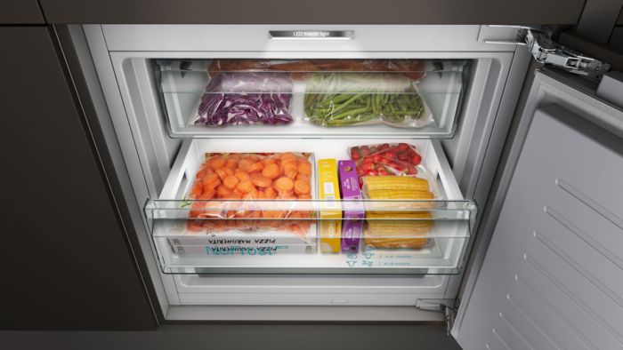 Špeciálne LED osvetlenie freezerLight v chladničke Siemens