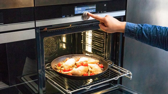 Cocina lo que quieras en tu horno pirolítico Siemens sin preocuparte por la limpieza.