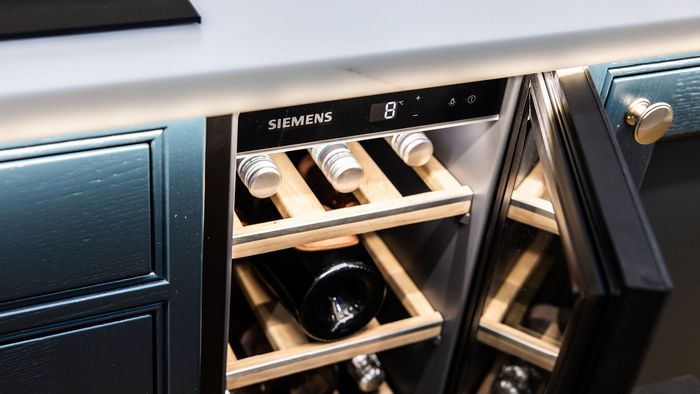Siemens slim KU20WVHF0G wine cooler