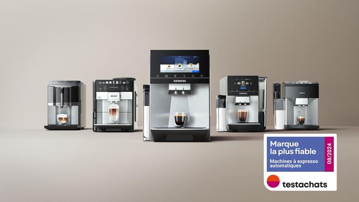 Ligne de différentes machines à café automatiques, dont les marques Siemens et Testgankoop, présentant leurs caractéristiques et capacités.
