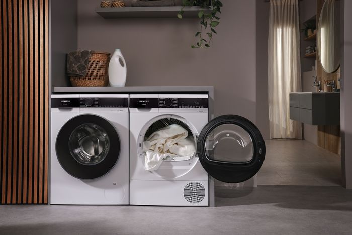 Lavadora y Secadora de Siemens en cuarto de lavado