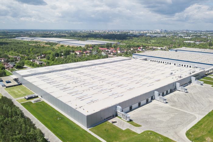 Zdjęcie fabryki z lotu ptaka.